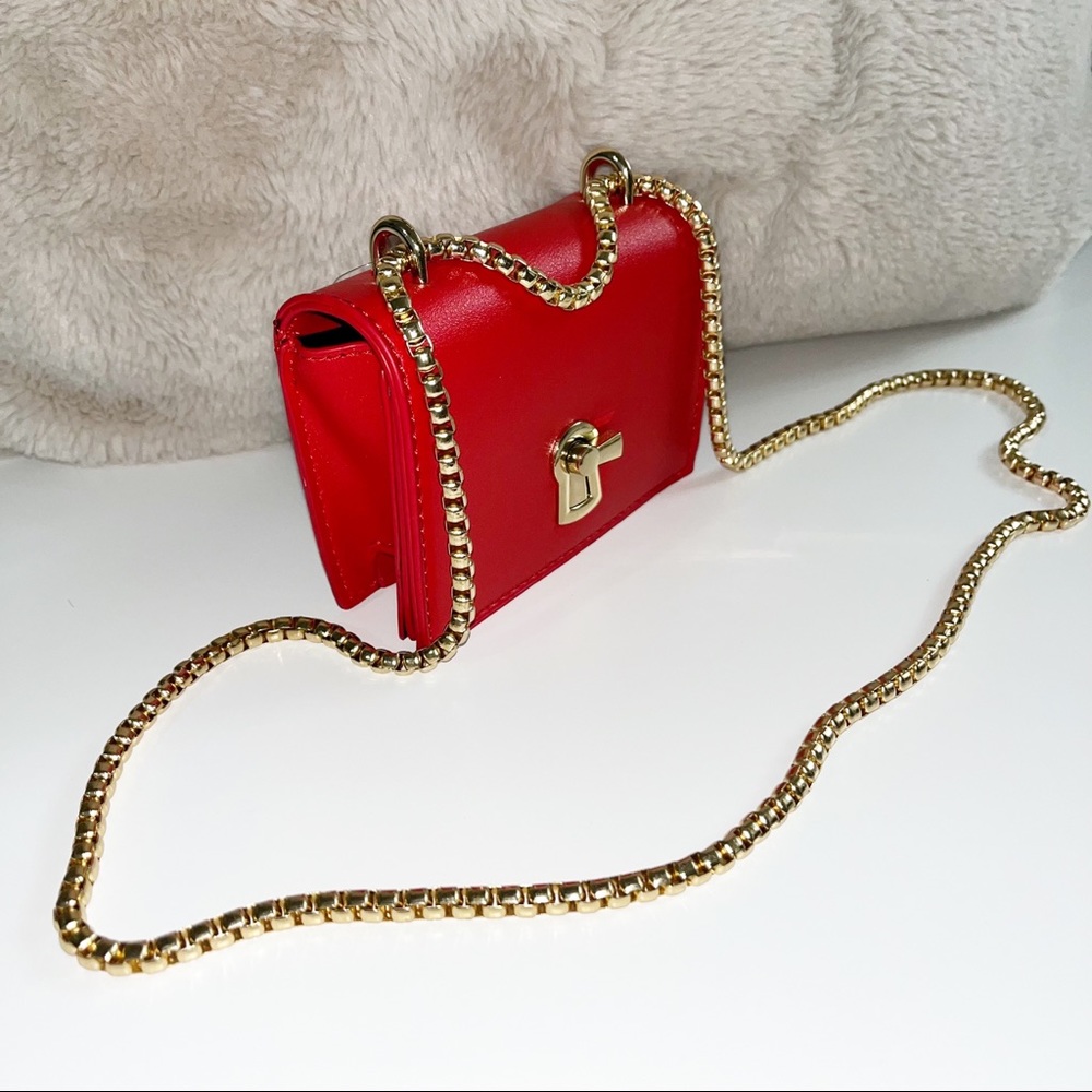 NWT Francesca’s Red Erin Mini Keylock Crossbody Bag